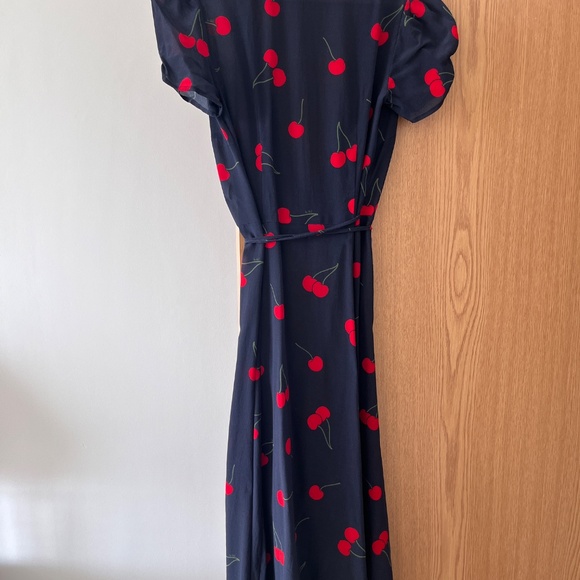 Réalisation Par The Teale Short Sleeve Silk Wrap Dress in Wild Cherry, XS - Picture 11 of 14